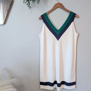 Classic Prep V-Neck Dress Size Medium